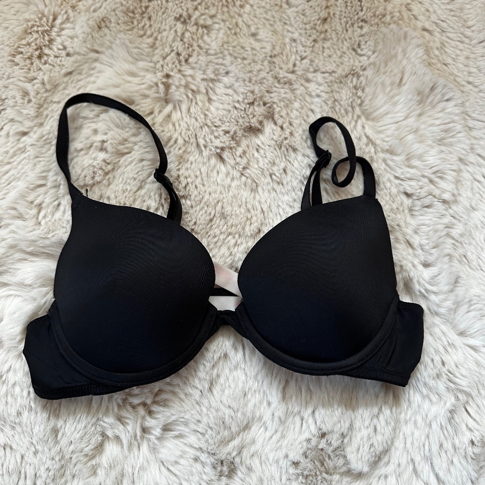 Black Victoria Secret Bra (PINK)